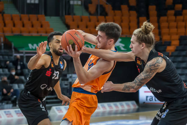 满激情和挑 满激情和挑